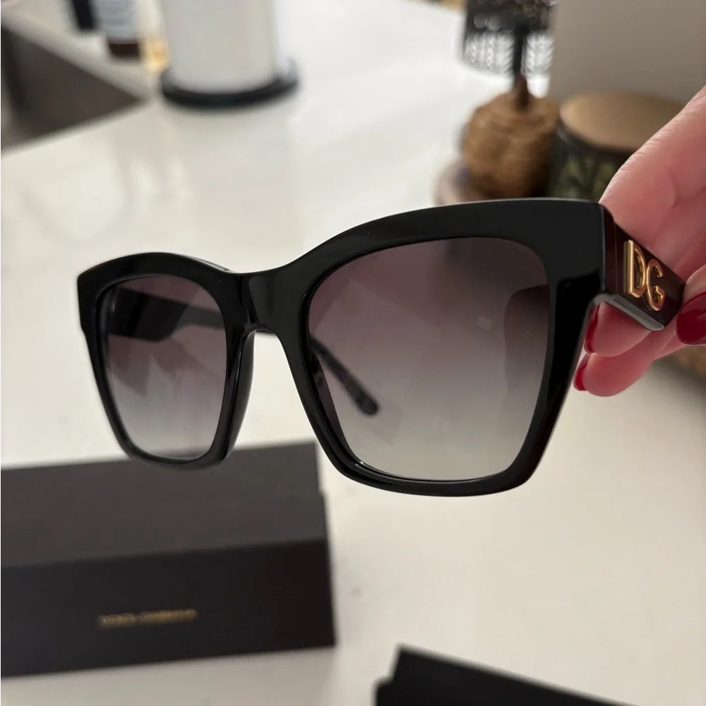 Dolce & Gabbana Sunglasses - Picture 4 of 6